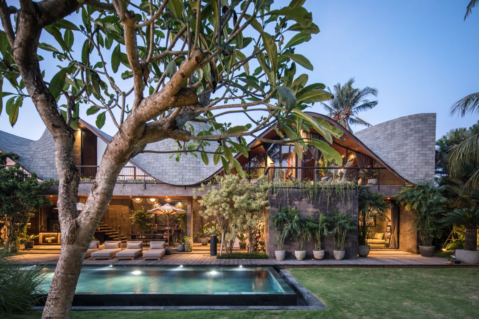 ICONIC HOUSE